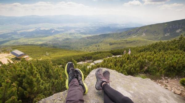 Pot pleca părinții singuri în vacanță, fără copil? Răspunsul prof. univ. Georgeta Pânișoară