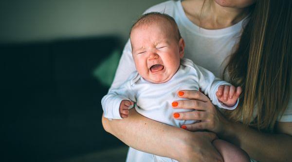 7 motive pentru care ar putea plânge bebelușul și cum îl puteți calma