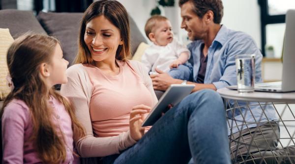 8 sfaturi să fii un părinte bun și implicat. Ce să faci să-ți înțelegi copilul și ce să nu-i mai spui niciodată: Nu te simți vinovat că ești părinte și lucrezi