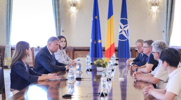 „Nu mai există motive pentru continuarea protestelor”. Iohannis, despre greva profesorilor: „A durat un pic mult. Sper să se întoarcă de marţi la şcoală”. Ce salarii vor avea, după OUG 