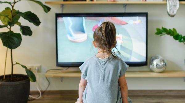 Cei mai simpli pași pentru a deconecta copilul de la ecrane. Dezlipirea din fața televizorului sau a telefonului va fi floare la ureche cu aceste sfaturi