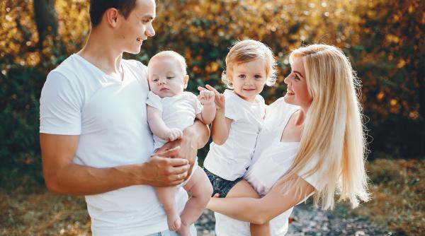 Cuvintele pe care ar trebui să le spui copiilor zilnic: Ceea ce micuții cred despre ei este influențat de mesajele pe care le primesc de la părinți