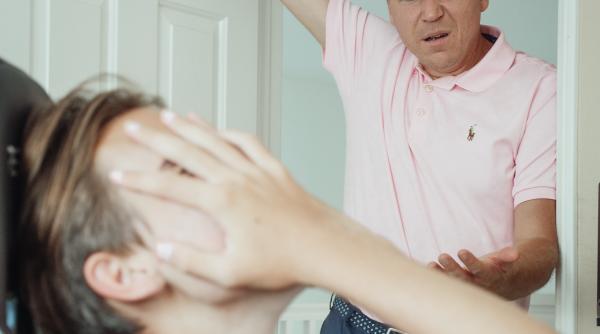 „Nu-mi mai spune ce să fac!” Furia la adolescenți: Cea mai bună metodă de a-i ajuta să-și canalizeze emoțiile într-un mod sănătos, potrivit psihologilor