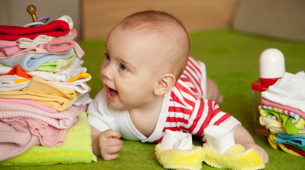 Articolele pentru nou-născuți pe care pediatrii NU le recomandă: Deși par utile, nu sunt necesare și pot chiar avea efecte contraproductive