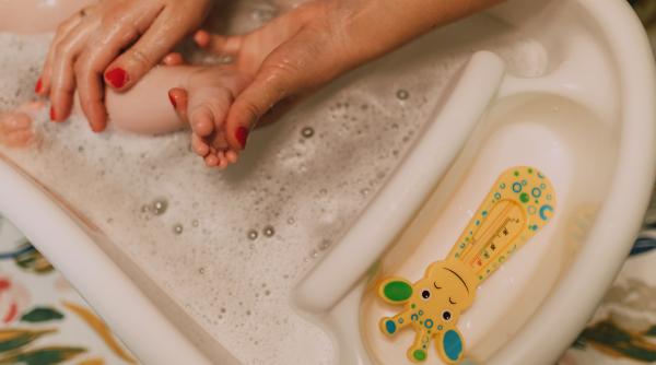 Igiena și îngrijirea copilului: 7 lucruri care se fac des, dar nu prea au sens