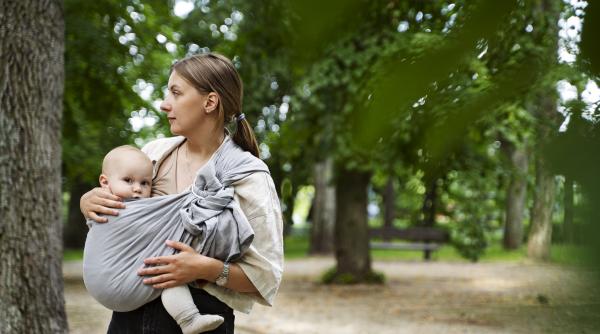 Scot sau nu copilul afară până la botez? Doctorul copiilor le răspunde părinților: „Bebelușul are instalat software-ul din fabrică”