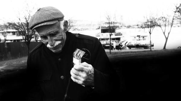 Bătrâni singuri, societăți fără viitor: Ei sunt o resursă, nu o povară