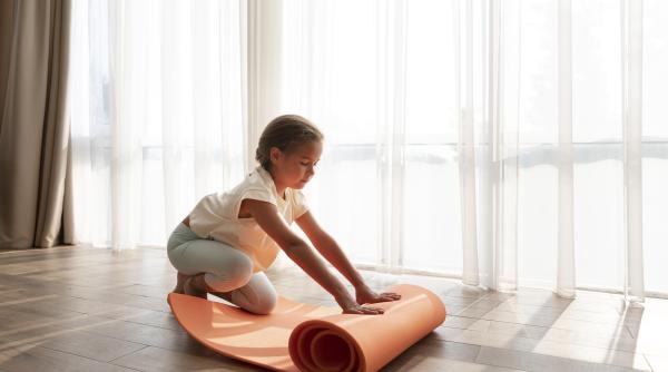 „Jocul tăcerii”. O tehnică Montessori pentru a-i învăța pe copii răbdarea, concentrarea și autocontrolul. Rezultate imediate!