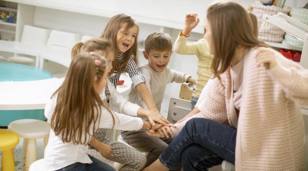 Un truc eficient de la o educatoare pentru copiii tăi pentru a-și îmbunătăți comportamentul: „Cuvintele sunt puternice”