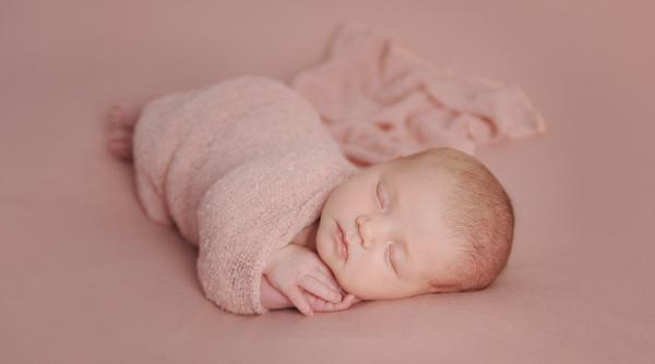 Cum să trezești un nou-născut: câteva sfaturi