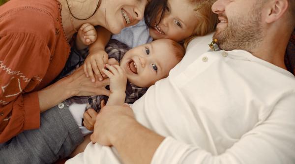 Expresii inspiraționale pentru a motiva copiii: Cuvintele care le hrănesc încrederea și rezistența