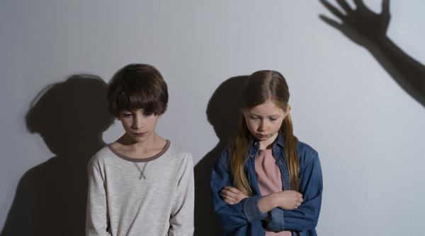 „Bătaia ruptă din Rai” și consecințele ei devastatoare: 80% dintre părinții din întreaga lume își lovesc copiii, potrivit unui studiu UNICEF