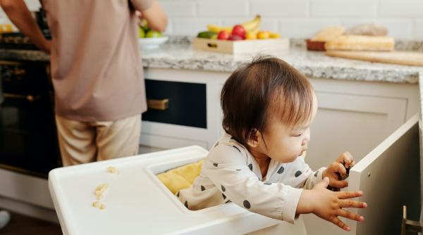 Diversificarea: Când începem să îi dăm copilului să mănânce altceva în afară de lapte