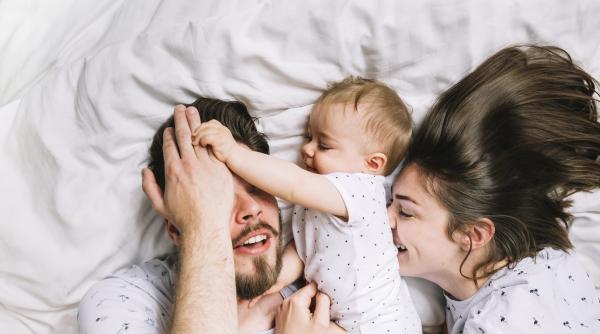 9 lucruri pe care le faci ca mamă sau ca tată și ai spus că nu le vei face! Acest fenomen poate fi explicat de mai multe motive