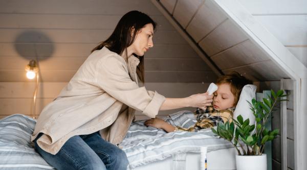 Insolație la copii: Simptome, tratament și prevenire