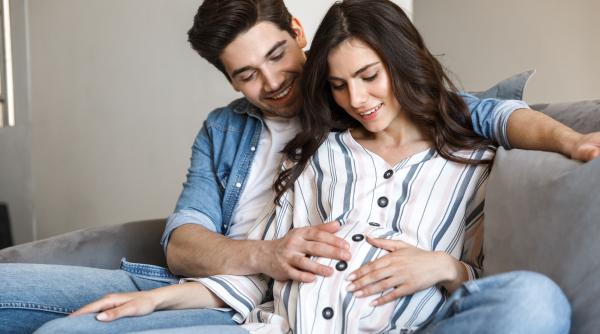 Avantajele și dezavantajele de a fi părinte tânăr: Bucurii nesfârșite, dar și provocări considerabile!