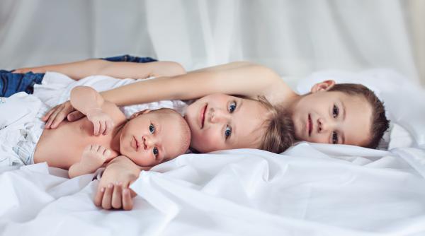 Diagrama somnului: Cât de mult ar trebui să doarmă un bebeluș sau un copil?