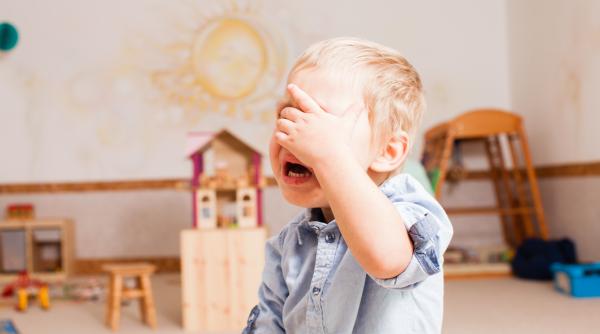 Lucruri pe care să NU le faci dacă micuțul tău are o criză de furie: Aceste tactici extreme și inumane pot dăuna grav copilului!