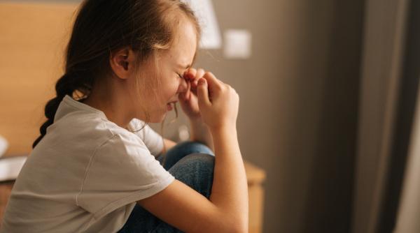 „Părinții mei nu mă iubesc!” 5 circumstanțe care fac un copil să creadă acest lucru. Experți în parenting: „Această percepție poate avea un impact puternic”