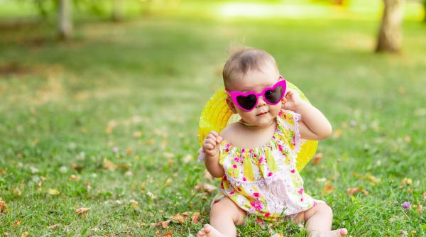 Trăsături ale copiilor născuți în luna august: Au calități unice care îi fac să strălucească în multe feluri!