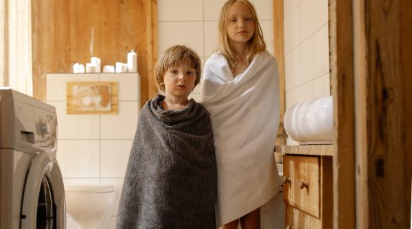 Igiena intimă la copii: Reguli stricte de respectat indiferent dacă ai băiat sau fată