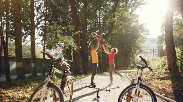 Ce sporturi au cele mai multe beneficii pentru copii? Profitați de vacanță pentru ca micuții să le practice! Recomandarea OMS