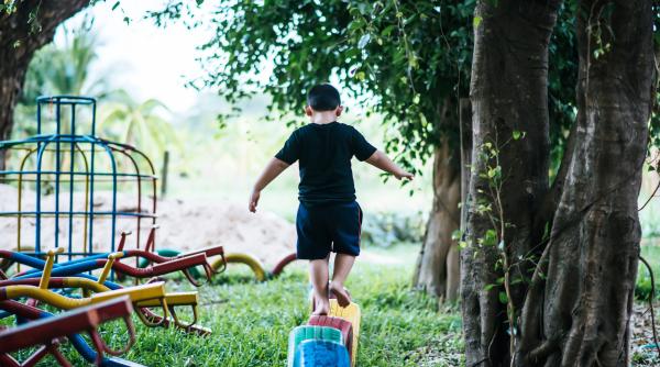 Un copil de 9 ani a găsit o adevărată comoară în timp ce se juca cu prietenii săi: „Este un dar de la trecut!”