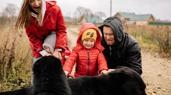 Animale de companie și copiii: Beneficiile acestei relații