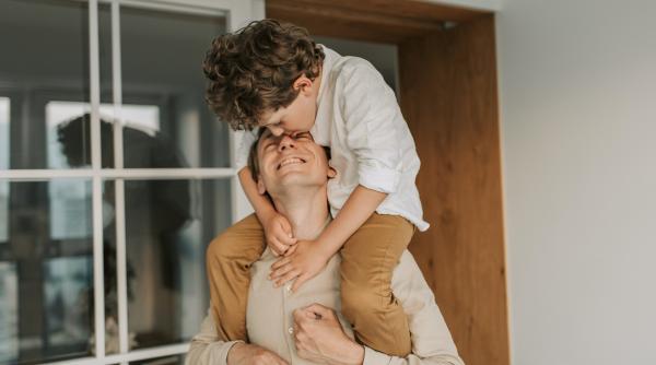 Obiceiurile proaste de care fiecare părinte ar trebui să scape pentru a stabili o relație sănătoasă cu copiii