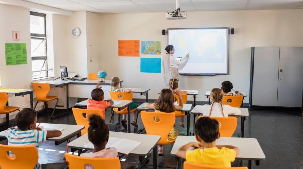 Un val îngrijorător de gesturi extreme în rândul profesorilor, declanșat în urma unei creșteri semnificative a hărțuirii din partea părinților elevilor