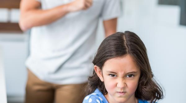 Ce să faci când copiii nu respectă regulile? Câteva strategii de motivare a unui comportament bun la cei mici