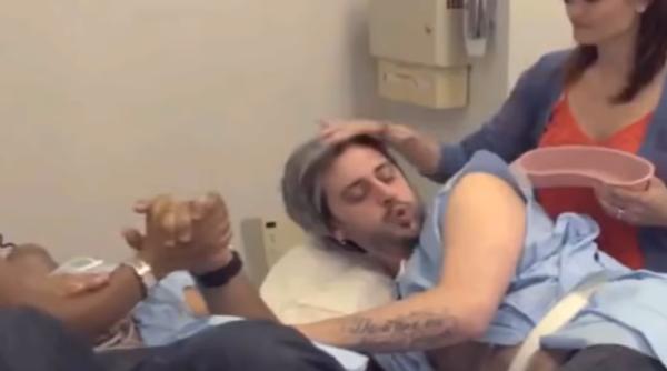 (VIDEO) Doi bărbați experimentează durerile nașterii: ”Mamă... ești o Super Femeie”