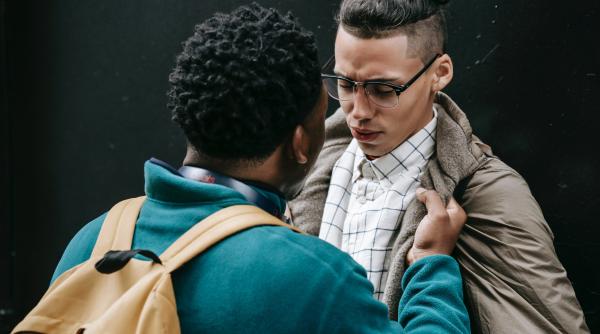 Furia și agresivitatea în adolescență: Cum o pot gestiona părinții în 3 puncte