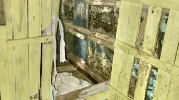 Băiețel, ținut captiv și înfometat de mamă și mătuși timp de 7 ani: A trăit în teroare în mâinile celor care ar fi trebuit să-l protejeze şi să-l iubească - FOTO