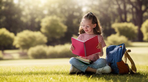 „De ce alt copil știe să citească și al meu nu?” Stresul nefondat al multor părinți cu micuții în școala primară: „Noi trăim sub cultura vitezei”