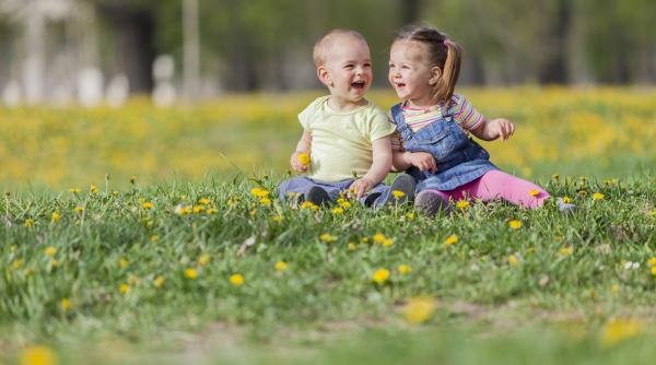 Cele mai de succes nume din trei litere pentru băieți și fete: Sunt ușor de pronunțat și au semnificații puternice