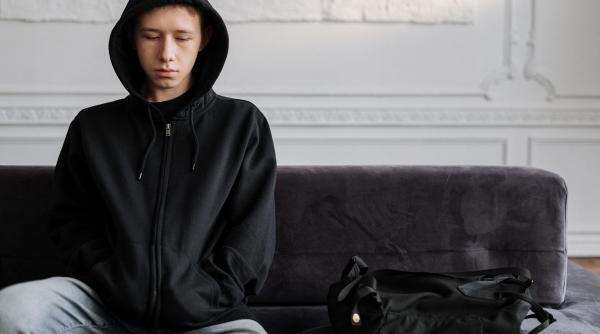 Masochismul adolescentului: sfaturi pentru prevenire și control