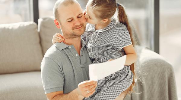 Copilul tău nu îți spune nimic? Iată care sunt strategiile experților