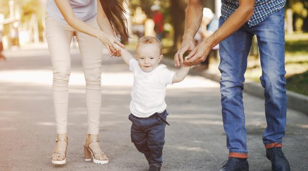 5 lucruri pe care părinții le fac greșit atunci când stimulează copilul: Îi dăunează învățării!