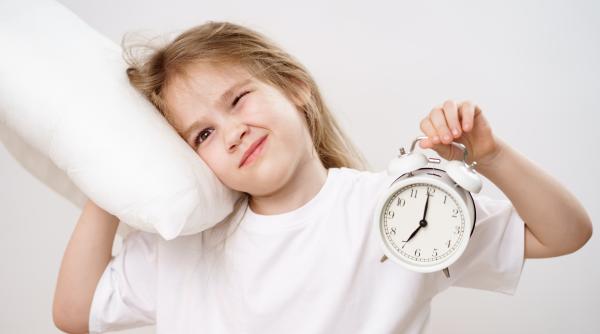 De ce să se trezească pentru a merge la școală poate fi o tortură pentru acești copii? Expert în parenting: „Poate fi o provocare reală”