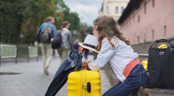 „Școala altfel”, un lux inaccesibil pentru mulți părinți. „Patru zile la munte, 1.000 lei. Vrem să-i învățăm pe copiii care nu-și permit că ei sunt altfel?” / VIDEO