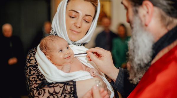 Ce să oferi pentru botezul unei fetițe: Câteva idei originale