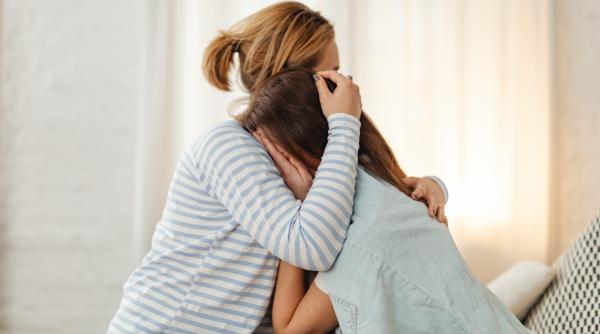 Nu subestima prima dragoste și prima despărțire la adolescenți: Sfaturi pentru părinți