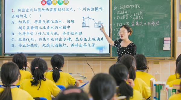 Natalitatea în China a atins cel mai mic nivel înregistrat vreodată