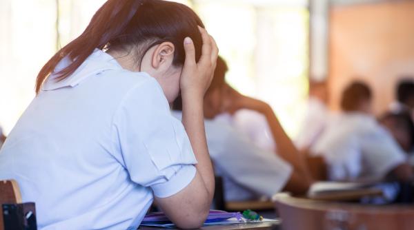 Anxietatea școlară, un adevărat pericol: Psihologul Irina Mincă explică cum să facem diferența între stresul obișnuit și adevărata provocare emoțională / VIDEO