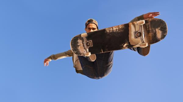 Explicația psihologică a motivului pentru care adolescenții nu văd pericolul: Fabula invincibilității