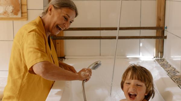 Igienă zilnică:  Sfaturi utile pentru a-i învăța pe copii să se spele bine