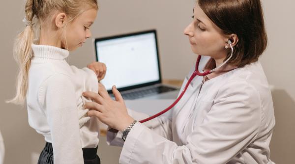 Pubertate precoce, adesea cauza este obezitatea