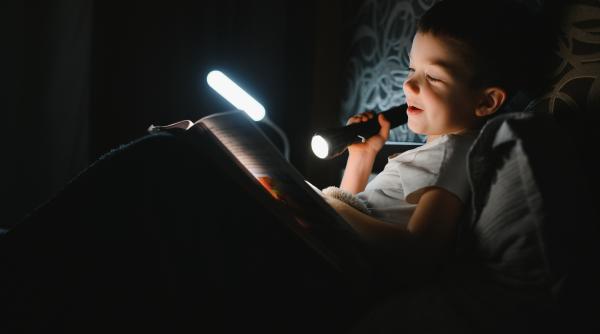 Abuzați de lumina artificială acasă? Atenție! Potrivit unui studiu, acest lucru poate dăuna sănătății mintale: „Descoperirile vor avea un impact uriaș asupra societății”