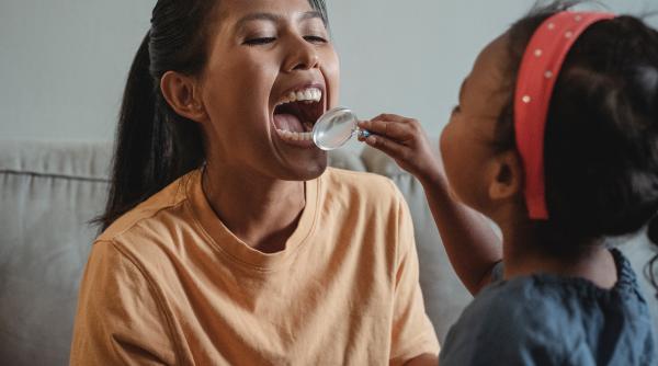 Boala gură-mână-picior: Afectează în principal nou-născuții și copiii cu vârsta sub 10 ani. Cauze, manifestări, tratament